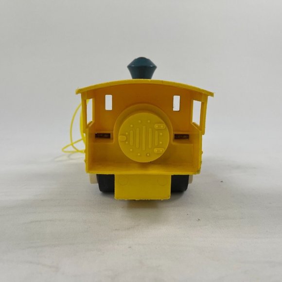Vintage 1964 Fisher Price Toy - Toot-Toot Train Engine #643 with Pull String - Picture 3 of 9